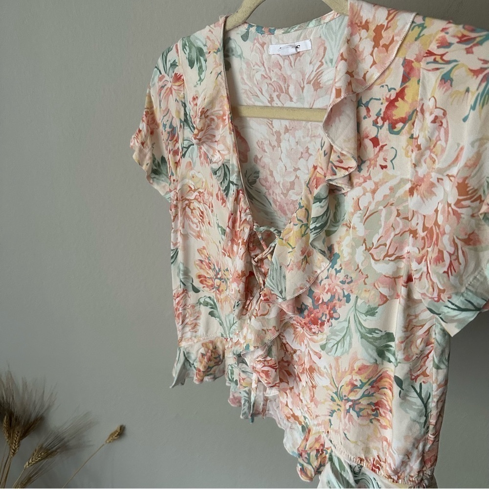 O’Neill Avila Top Ruffle Floral Front Tiel Size XS - Picture 10 of 12